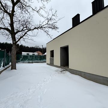 Єдності вул., 11