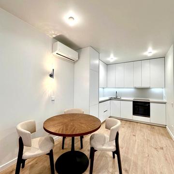 Олександра Олеся вул., 8/17