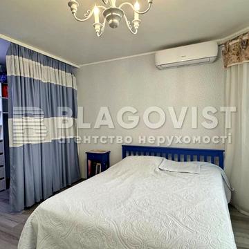 Житня вул., 21