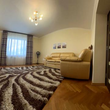 Дарницький бульв., 1