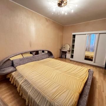 Пятницька вул., 70