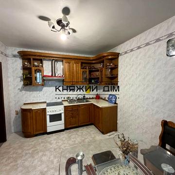 Бориса Гмирі вул., 3