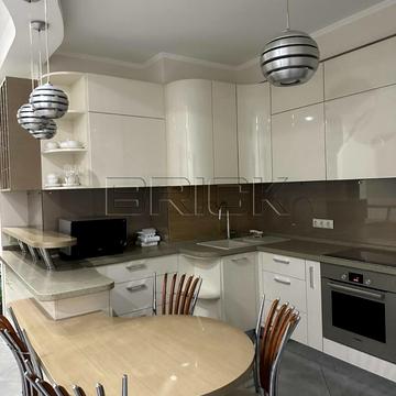 Андрія Верхогляда вул. (Михайла Драгомирова), 14