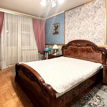 Драгоманова вул., 17