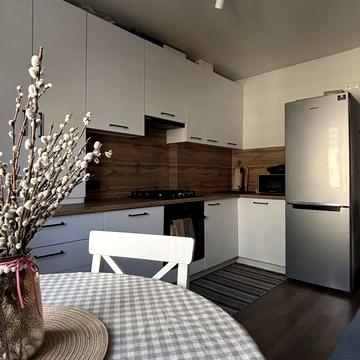 Миру вул., 50