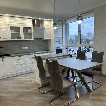 Європейського Союзу просп. (Правди), 45