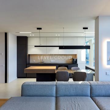 Тадея Рильського бульв., 3