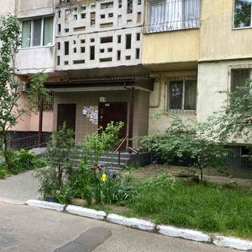 Кримська вул., 58