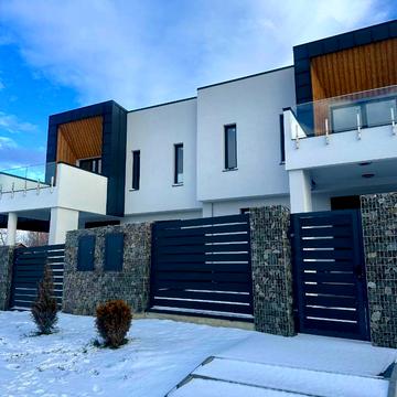 Івана Франка вул., 74