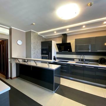 Дніпровська набережна вул., 1-А