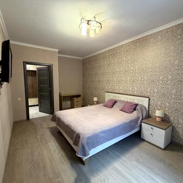 Вячеслава Чорновола просп. (), 16е