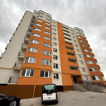 Будівельників вул., (Будинок)