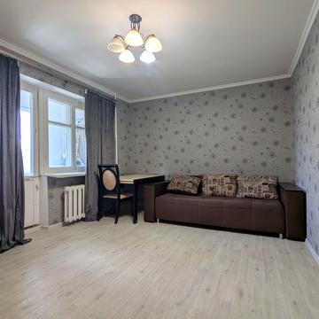 Академіка Філатова вул., 18