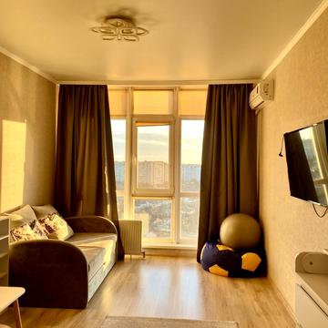 Віталія Нестеренка вул., 1б