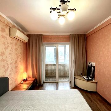 Раїси Окіпної вул., 9