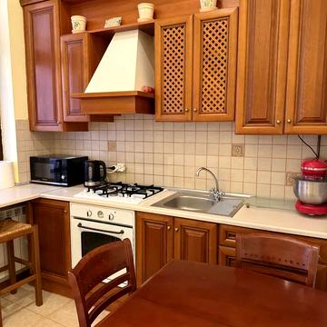 Івана Рутковича вул. (), 18