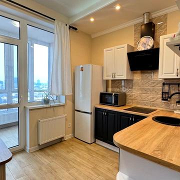 Кирило-Мефодіївська вул., 2