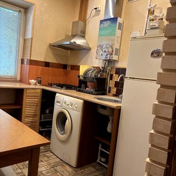 Романа Атаманюка вул., 5