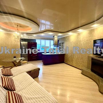 Срібнокільська вул., 12