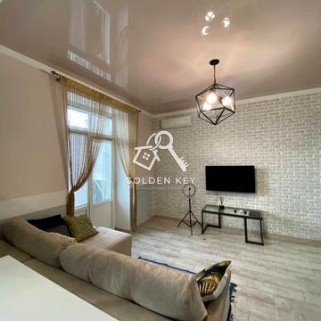 Свято-Миколаївська вул. (Леніна), 36