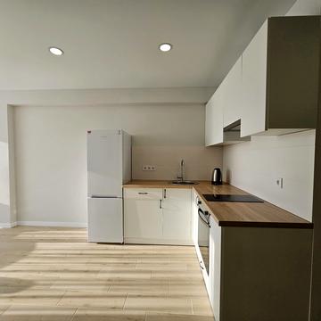 Олега Мудрака вул. (Генерала Наумова), 1-Б