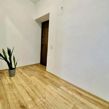 Сінна вул., 8/1