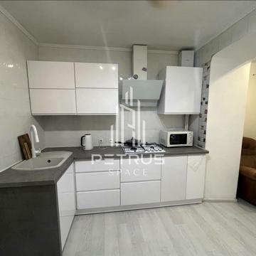 Анни Ахматової вул., 7/15