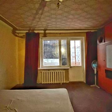 Тополина вул., 3