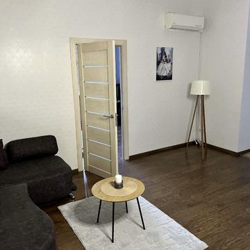 Вячеслава Чорновола вул., 2