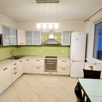 Почайнинська вул., 25/49