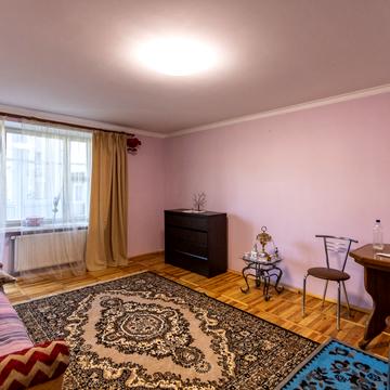 Тролейбусна вул., 5