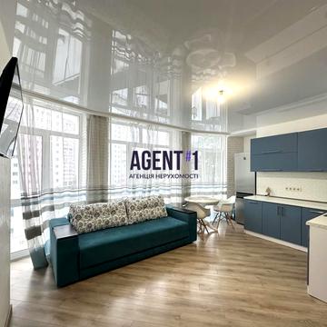 Валерія Лобановського вул., 25