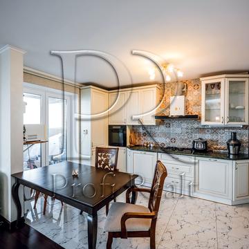 Теплична вул., 38