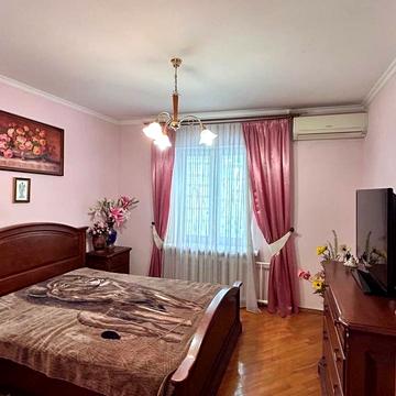 Лариси Руденко вул., 21-А