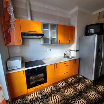 Перлинна вул., 1