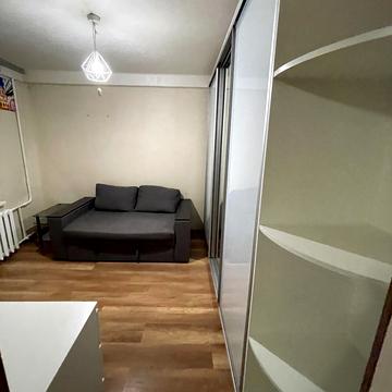 Йорданська вул. (Лайоша Гавро), 8