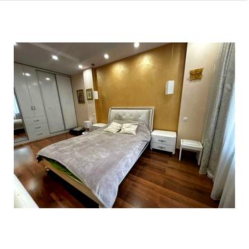 Полтавська вул., 10