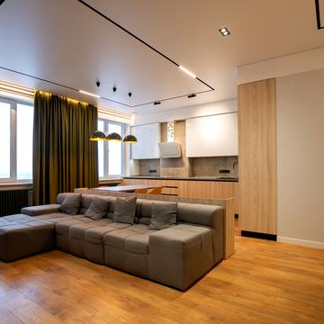 Нагірна вул., 18/16