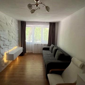 Капушанська вул., 35