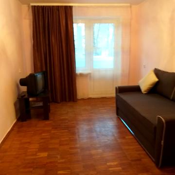 Дарницький бульв., 4