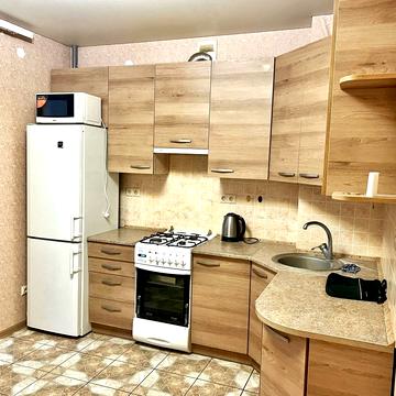 Залізнична вул., 7П