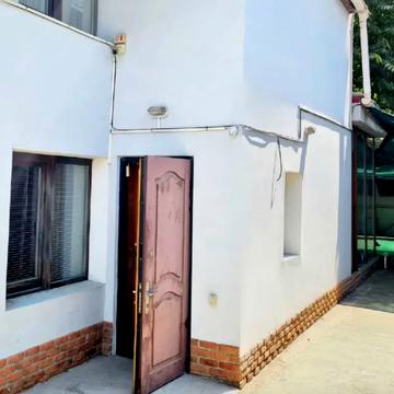 Довженка вул., 7