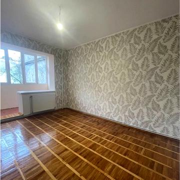 Молодіжна вул., 56