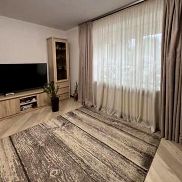 Коновальця вул., 15