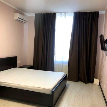 Юнацька вул., 2