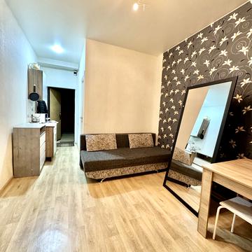 майдан Героїв Небесної Сотні пл. (Руднєва майдан), 7