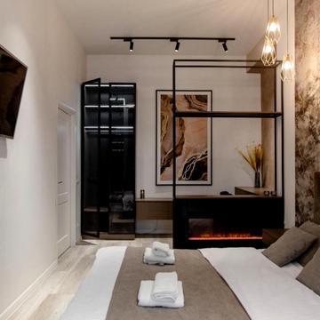 Івана Франка вул., 16