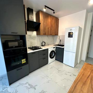 Флотська вул., 10Б