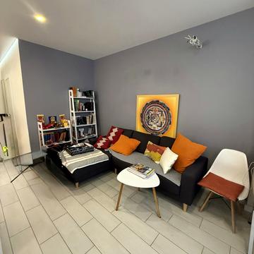 Захисників України вул. (1-го Травня), 42а