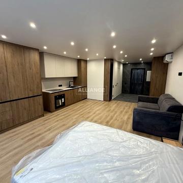 Романа Левицького вул., 4